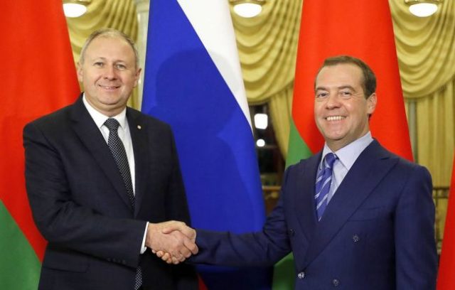 Премьер Беларуси поблагодарил Медведева за плодотворную совместную работу