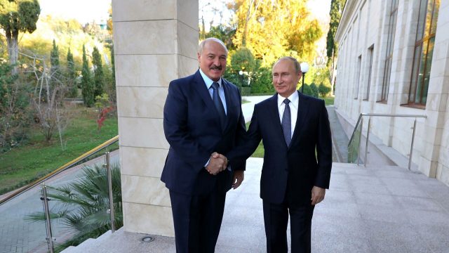 Лукашенко познал друга в беде. Подробности беседы с Путиным