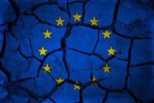 Евросоюз или Еврораскол: альянс закадычных врагов превращается в карточный домик