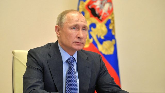 Путин заверил, что Россия не бросит Донбасс