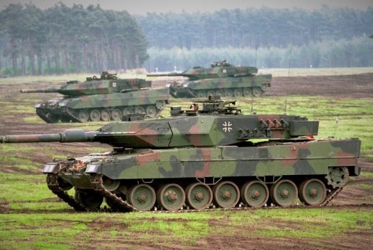 В Минобороны России сообщили об уничтожении 8 украинских танков «Leopard»