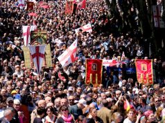 Сегодня тысячи грузин целыми семьями вышли на празднование Дня святости семьи Сегодня тысячи грузин целыми семьями вышли на празднование Дня святости семьи