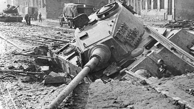 На начало 1945 года в Восточной Померании скопилась большая группировка немецких войск, угрожавших флангу и тылу Красной армии. Несмотря на многочисленные потери, командование вермахта все еще планировало остановить дальнейшее продвижение советских войск на запад.