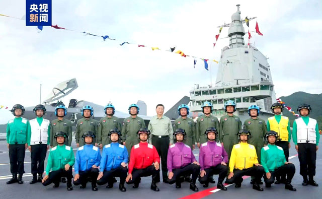 Китай ввел в эксплуатацию первый авианосец, оснащенный электромагнитной катапультой