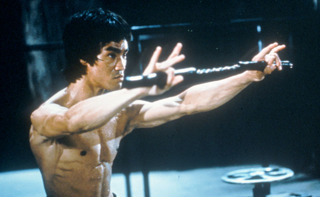 Брюс Ли скончался 20 июля 1973 года в возрасте 32 лет. Официальная причина смерти — отёк мозга. Однако по поводу внезапной кончины Ли ходило множество слухов. По одной из версий, смерть наступила в результате принятого обезболивающего, по другой — артиста могли убить