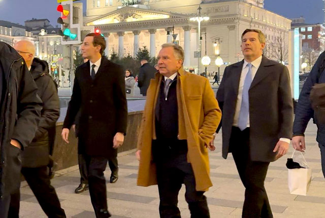 Дмитриев, Уиткофф и Кушнер прогулялись по центру Москвы перед переговорами в Кремле