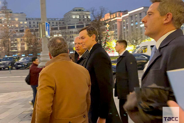 Дмитриев, Уиткофф и Кушнер прогулялись по центру Москвы перед переговорами в Кремле