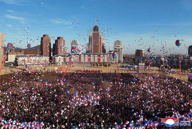 Ким Чен Ын открыл в Пхеньяне новый жилой квартал и улицу