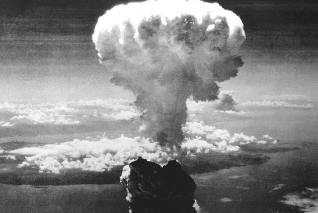 Они не знают, что это США сбросили бомбу на них