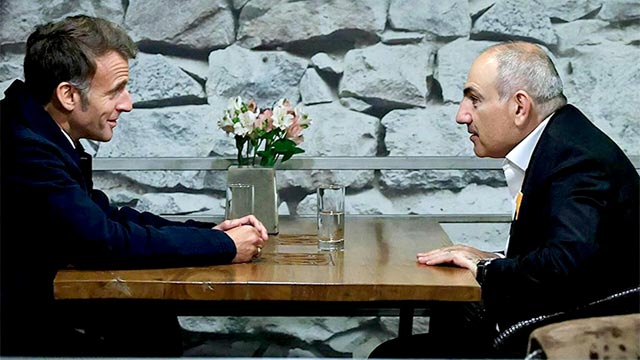 Эммануэль Макрон и Никол Пашинян интимно пообщались в Ереване. Источник: пресс-служба правительства Армении