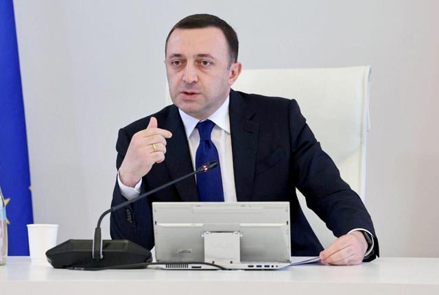 Именно в период премьерства Гарибашвили разразился скандал с поставками 24 бронемашин «Бастион» через грузинский порт Поти по железной дороге в Армению. По факту Европарламент берет под защиту осужденного за коррупцию экс-премьера, который действовал в интересах Парижа
