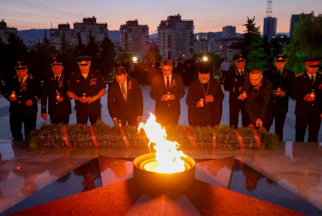 Акция "Вахта Памяти. Вечный огонь" в Сочи