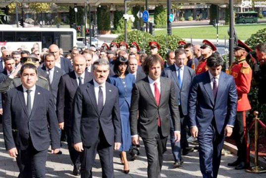 Тридцать три холостых выстрела