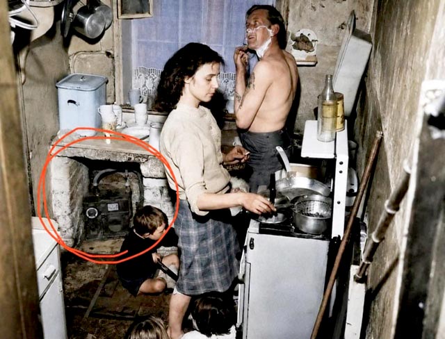 В сети Х широко обсуждается фотография с советской кухни