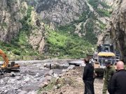 ლარსთან, თერგის ადიდების შედეგად დაზიანებული გზის აღდგენა დაიწყო