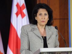 უკრაინელებო, ამ ჩვენს პრეზიდენტსა და ნაპრეზიდენტალს სიამოვნებით გაჩუქებთ და… აბა, თქვენ იცით!