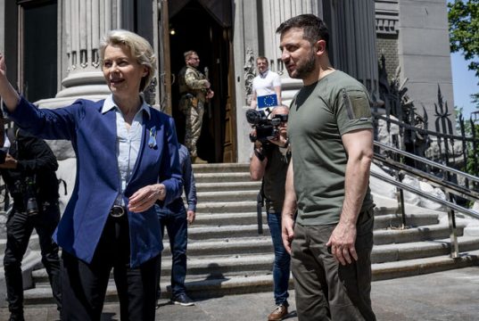 ევროკავშირი უკრაინაზე კონტროლის დამყარებას ცდილობს