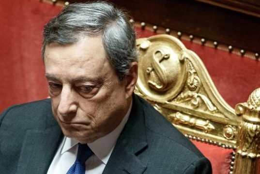 იტალიის პრემიერმინისტრი პოსტიდან გადადგა, მთავრობა ჯერჯერობით რჩება