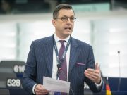 ევროპალამენტის გერმანელმა დეპუტატმა ევროპარლამენტს საქართველოსთვის კანდიდატის სტატუსის სიმბოლურად მინიჭებისკენ მოუწოდა, რადგან ის შეიძლება რუსეთის ორბიტაზე აღმოჩნდეს