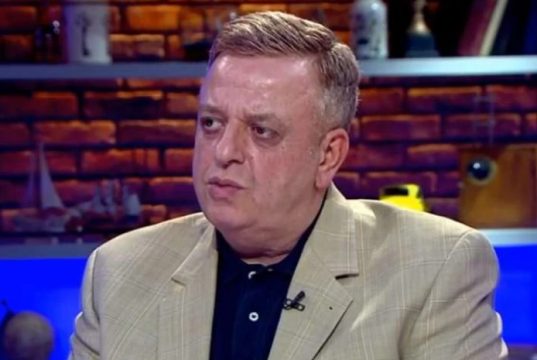 ლევან ნიკოლეიშვილი: კელი დეგნანმა რუსთაველის თეატრში გამართულ მიღებაზე საკონსტიტუციო სასამართლოდან მხოლოდ სამი მოსამართლე ღიად ნაცი კვერენჩხილაძე, იმერლიშვილი და ტუღუში დაპატიჟა, ხოლო ობიექტური მოსამართლეები არ შეიმჩნია