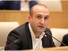 იაგო ხვიჩია კახა ოქრიაშვილზე: ამ კაცმა „ნაცები“ გადააგდო და „ქოცებში“ შევიდა, მერე „ქოცებიც“ გადააგდო და „ნაცებში“ დაბრუნდა, ახლა ეს კაცი გეუბნება, „ქოცებთან“ ხარ შეკრულიო