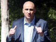 ადვოკატების განცხადებებს, რომ მიხეილ სააკაშვილი პოლიტიკისგან და „ნაციონალურ მოძრაობისგან“ ჩამოშორებას აპირებს, ნიკა მელია დაცვის მხარის სტრატეგიას უწოდებს