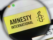 Amnesty International-მა უკრაინა სამოქალაქო ობიექტებში სამხედროების განთავსებასა და საერთაშორისო სამართლის ნორმების დარღვევაში დაადანაშაულა