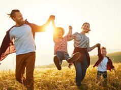 ბატონებო, იმაზე მაინც იფიქრეთ, რომ შვილები გყავთ და მათ ოჯახები უნდა შექმნან, ოჯახი კი, როგორც კონსტიტუციაში გვიწერია, მამაკაცისა და ქალის ერთობაა