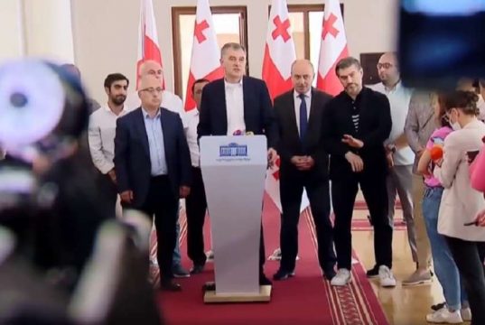 „ხალხის ძალა“: საზოგადოებისადმი ჩვენი მორიგი მიმართვა გვინდა დავიწყოთ მადლობით ამერიკის ელჩის მიმართ ხალხამდე სიმართლის მიტანაში ყველაზე მეტად გვეხმარება ქალბატონი დეგნანი, რომლის ყოველი ახალი განცხადება მორიგი აღიარებითი ჩვენებაა