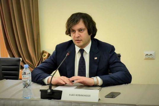 ირაკლი კობახიძე – საელჩოს თანამშრომელმა თუ დაიბარა მოსამართლე ჩხიკვაძე, ელჩის სახელით მოსთხოვა ანგარიში კონკრეტულ საქმეზე და მოხსნა ვიზიტიდან, ეს არამარტო ზეწოლა, არამედ გაუგონარი მოვლენაა
