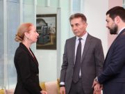 „დუმილი რეკავს“, მის კელი (თუ მისის), თქვენი (წაიკითხე _ აშშ) „დუმილი რეკავს“ საქართველოში!