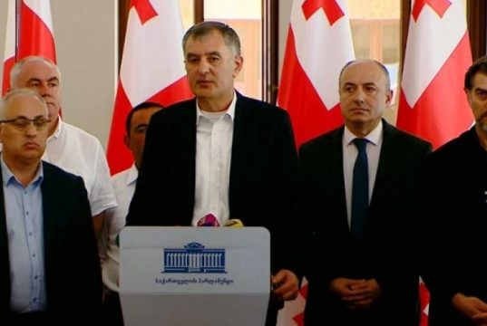 სოზარ სუბარი, დიმიტრი ხუნდაძე, მიხეილ ყაველაშვილი და გურამ მაჭარაშვილი საზოგადოებრივ მოძრაობა „ხალხის ძალას“ აფუძნებენ და არ გამორიცხავენ, რომ პოლიტიკურ პარტიადაც გარდაიქმნას