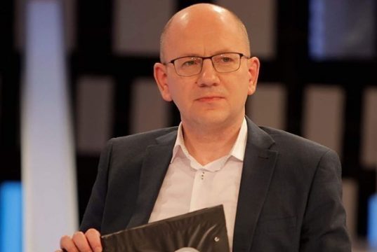 გია აბაშიძე ფონ კრამონზე: ამგვარ უსაქციელო სუბიექტს, რომელიც ბედავს და ლანძღავს სუვერენული სახელმწიფოს მმართველი პარტიის თავმჯდომარეს, უნდა აეკრძალოს საქართველოში შემოსვლა