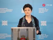 თეა წულუკიანი – მინდა, უკრაინას ვუსურვო მშვიდობის დამყარება, ტერიტორიების გამთლიანება, დავით არახამიას კი ვურჩევ, ამ საქმით დაკავდეს და არა სხვა ქვეყნის შიდა საქმეებში ჩარევით