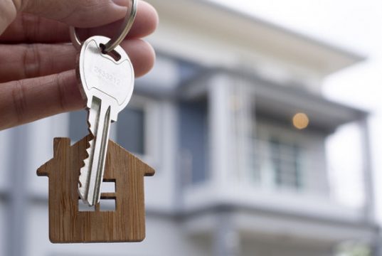 „რუსები 50-100 %-ით მეტის გადახდაზე არიან თანახმა, ოღონდ აქ ბინა იქირაონ“ – უძრავი ქონების აგენტი