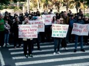 პროდუქტებსა და ენერგომატარებლებზე ფასების მატების გამო მოლდოვაში საპროტესტო აქციის მონაწილეებმა მთავრობის შენობასთან პიკეტი მოაწყვეს