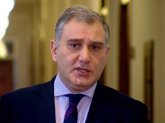 მიხეილ სარჯველაძე ვიოლა ფონ კრამონზე – უცნაურია, რომ ეს ადამიანები საკუთარ თავს პერსონალური თავდასხმის უფლებას აძლევენ, ვაითუ, მიზეზი ისაა, რომ ხელმოცარული აღმოჩნდა იმ ლობისტურ საქმიანობაში, რომელსაც დიდი ხანია ეწევა