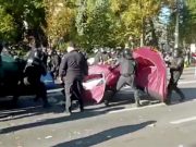 კიშინიოვის ცენტრში პოლიციამ აქციის მონაწილეები დაშალა კიშინიოვის ცენტრში პოლიციამ აქციის მონაწილეები დაშალა