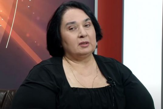 ნანა კაკაბაძე: სალომე ზურაბიშვილი თავისი იმპიჩმენტის საკითხის განხილვისას პარლამენტში სულელურად გამოიყურებოდა, არაკომპეტენტურად და მართლა დამნაშავედ