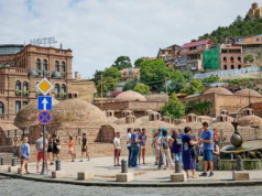 ყველაზე მეტი საქართველოში რუსმა ვიზიტორებმა დახარჯეს