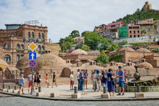 ყველაზე მეტი საქართველოში რუსმა ვიზიტორებმა დახარჯეს