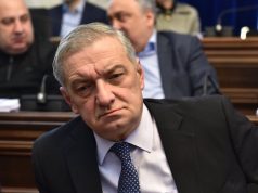 გია ვოლსკი – კასიანოვი არაადეკვატურია თავის მოქმედებებში და როგორც პიროვნება, შესაფასებელია სწორედ ამ სიტყვით – რასაც ის დახმარებას ეძახის, შემოსულია თანხის სანაცვლოდ და საეჭვოდ ემთხვევა კონკრეტული ადამიანების გამდიდრებას