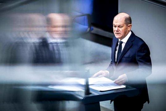 გერმანიის პოლიტიკური ელიტის ნაწილი პირადი მიზნების გამო საკუთარი ქვეყნის საზიანოდ მოქმედებს. ამ კოშმარს სრულად აცნობიერებს ელიტის მეორე ნაწილი გერმანიის პოლიტიკური ელიტის ნაწილი პირადი მიზნების გამო საკუთარი ქვეყნის საზიანოდ მოქმედებს. ამ კოშმარს სრულად აცნობიერებს ელიტის მეორე ნაწილი