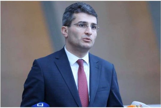 მამუკა მდინარაძე – თუ საქართველოს რომელიმე პოლიტიკური ჯგუფიდან იმის გამო გარიცხავენ, რომ მონაწილეობა უნდა მიიღოს კონფერენციაში, სადაც ეროვნულ იდენტობაზეა საუბარი, ურთიერთობების გადახედვაზე შეიძლება ჩვენ მეტი ვილაპარაკოთ