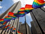 ლგბტ დროშები მანჰეტენზე
