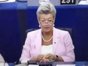 ევროკავშირის ხელმძღვანელის სიტყვით გამოსვლისას ევროკომისარი ქსოვდა