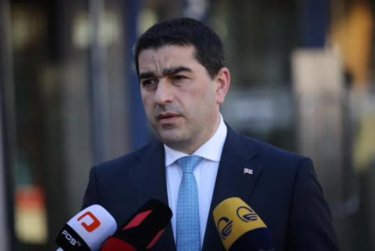 შალვა პაპუაშვილი ლგბტ პროპაგანდის საწინააღმდეგო პროექტზე – დაიმახსოვრეთ ჩემი სიტყვები, რამდენიმე დღეში დაინახავთ ოპოზიციის და „ენჯეოების“ სინქრონში ალაპარაკებულ, კოორდინირებულ კამპანიას, რომელსაც ერთი დირიჟორი ეყოლება