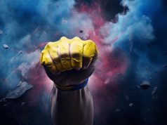 მუშტი _ უროსავით აღმართული!