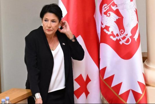 ზურაბიშვილს ქართველი ერი ნაკლებად ადარდებს, მისთვის მთავარი პირადი ინტერესებია და მერე რა, რომ მის ინტერესებს შეიძლება მთელი ერი და ქვეყანა შეეწიროს