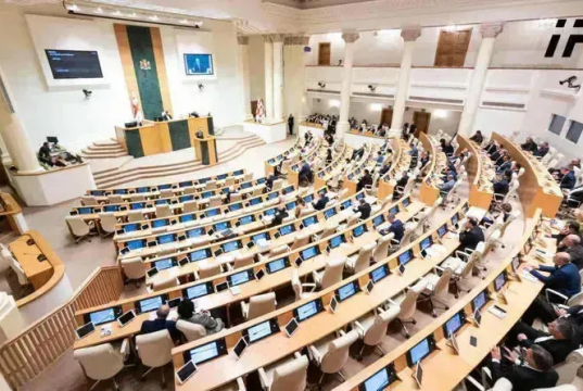 “გრანტების შესახებ“ კანონში დაგეგმილი ცვლილებებით, უცხოური გრანტის მიღებას მთავრობის ან მთავრობის მიერ განსაზღვრული უფლებამოსილი პირის თანხმობა დასჭირდება